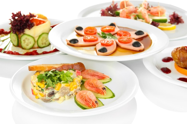 Kilka talerzy z potrawami